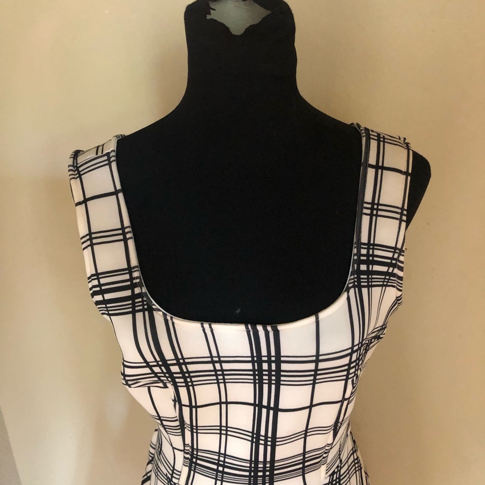 Plaid with a bold hem dress - Picture 6 of 7